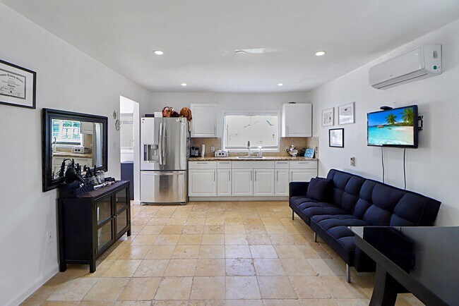 Building Photo - 5951 Yarwell Dr