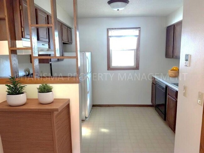 Building Photo - 2 BD - WHEN LOCATION, COMMUNITY AND PRICE MATTER...THIS IS THE PLACE FOR YOU!