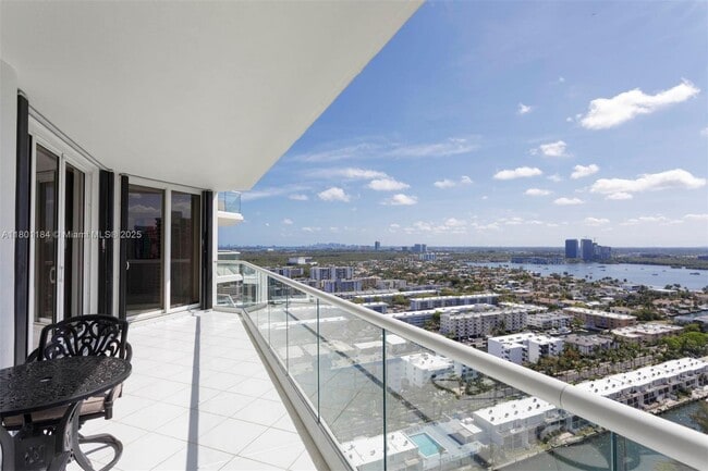 Building Photo - 2600 Island Blvd
