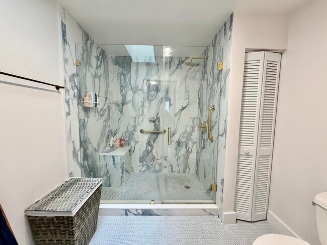 Building Photo - 7935 La Mirada Dr