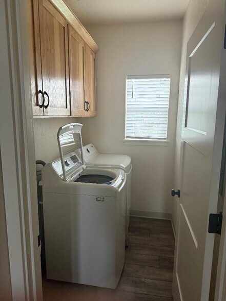 Building Photo - 1257 Q St