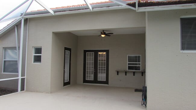 Building Photo - 1326 SW Briarwood Dr