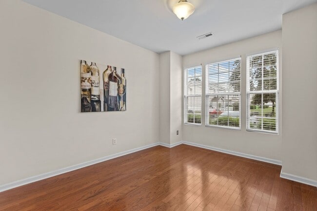 Building Photo - Spacious 3 story Townhome-Close to Downtown Raleigh- Renaissance Park-Available Now!