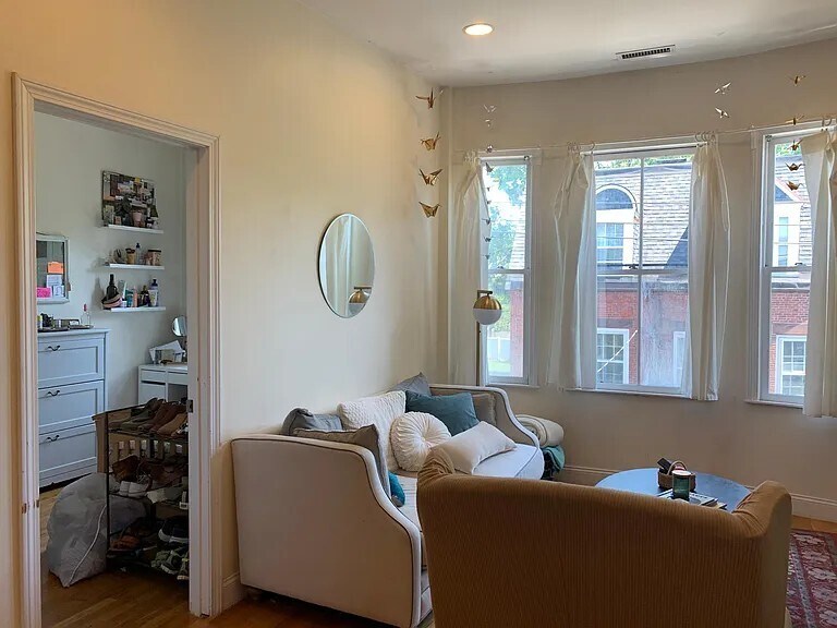 Building Photo - 79 Highland St