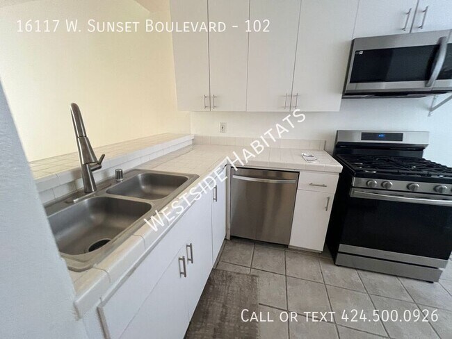 Building Photo - 16117 W Sunset Blvd