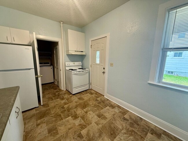 Building Photo - 3 Bed 2 Bath Single Family Home in Wausau - Deposit Special : half off deposit!