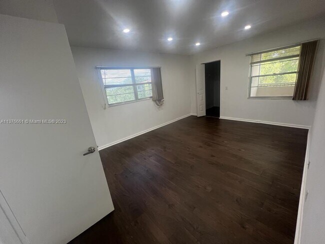 Building Photo - 13455 SW 9th Ct