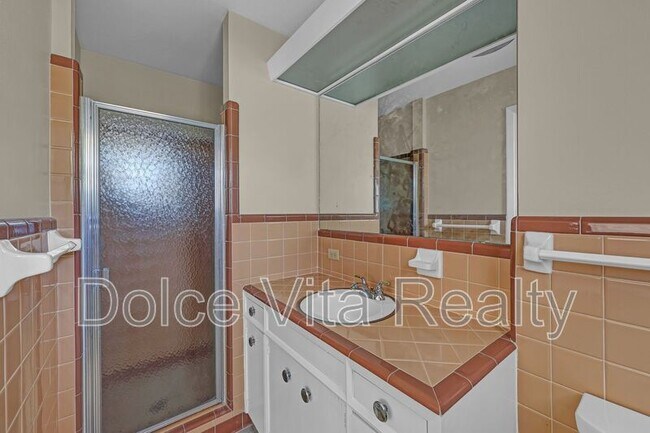 Building Photo - 1110 Walnut Ave