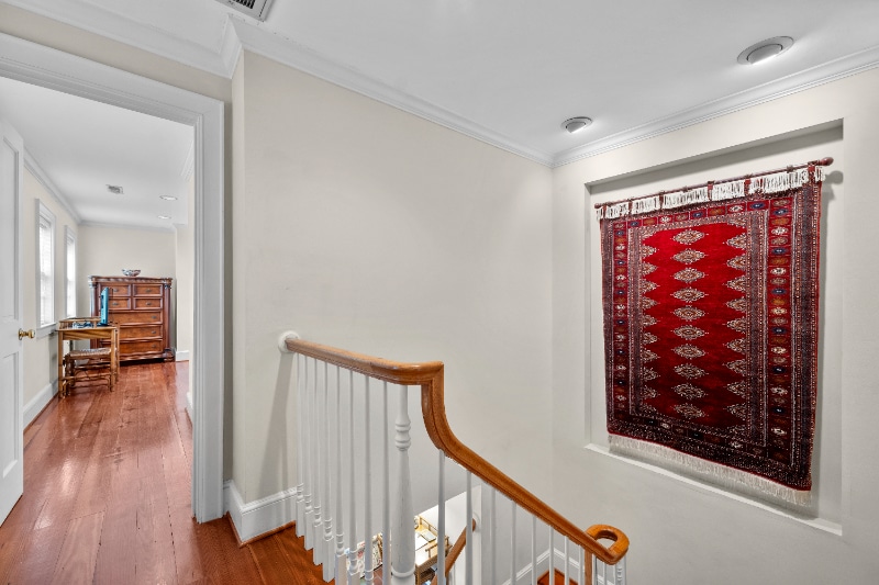 Building Photo - 69 Anson St