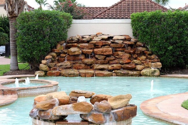 Building Photo - 7202 Harmony Cove