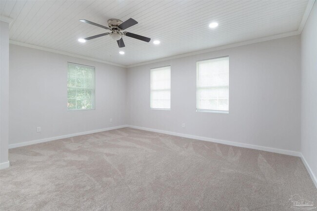 Building Photo - 118 Czar Ln