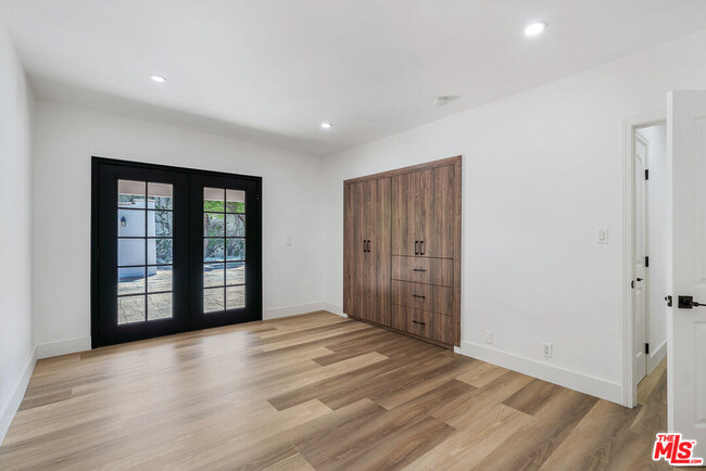 Building Photo - 130 Le Doux Rd