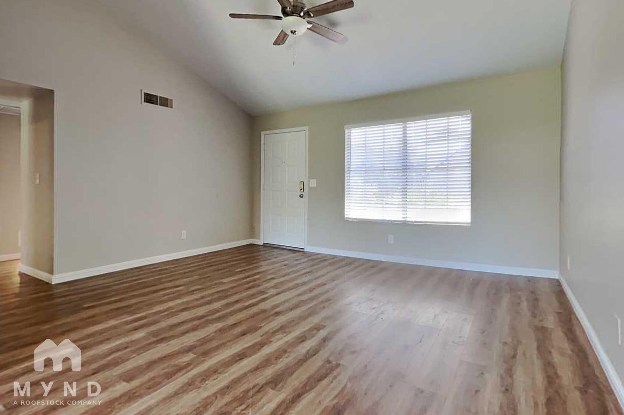Building Photo - 818 E Piute Ave