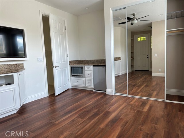 Building Photo - 50 Tavella Pl