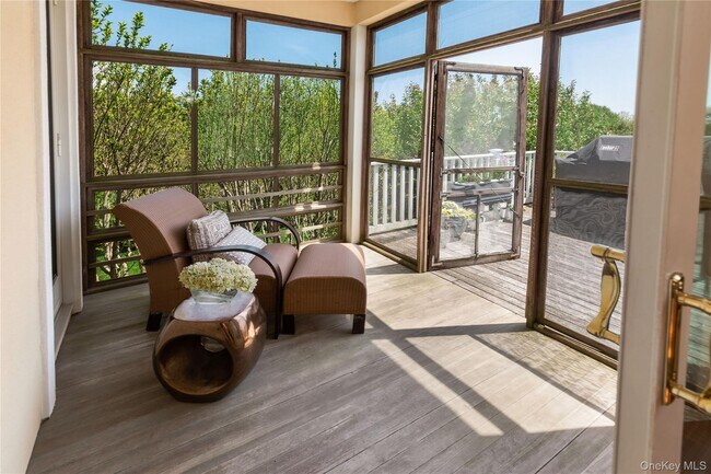 Building Photo - 7 Stillwaters Ln