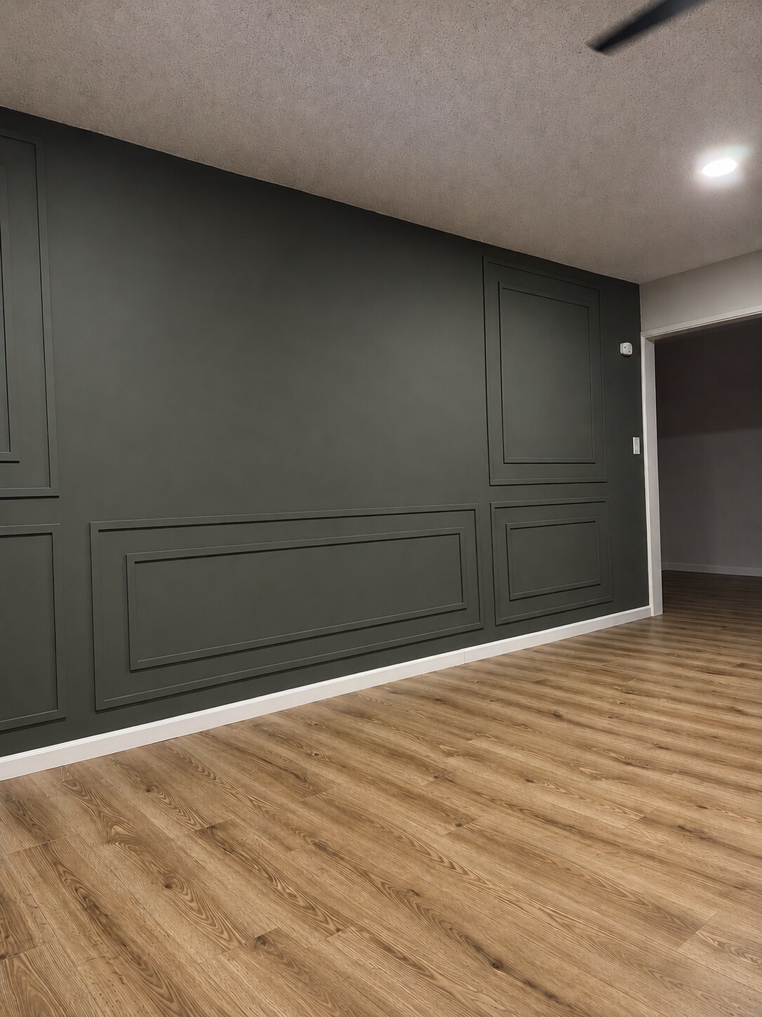 Building Photo - 2401 Rio Vista Dr