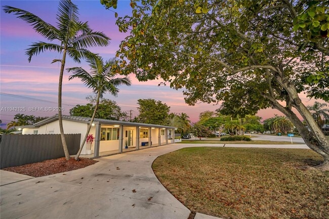 Building Photo - 8501 SW 142nd St