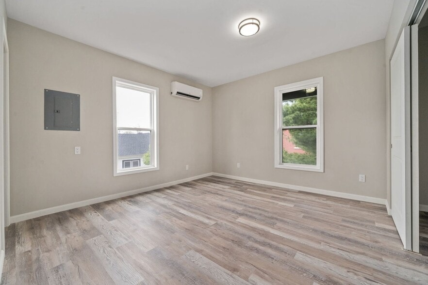 Building Photo - 741 Sullivant Ave