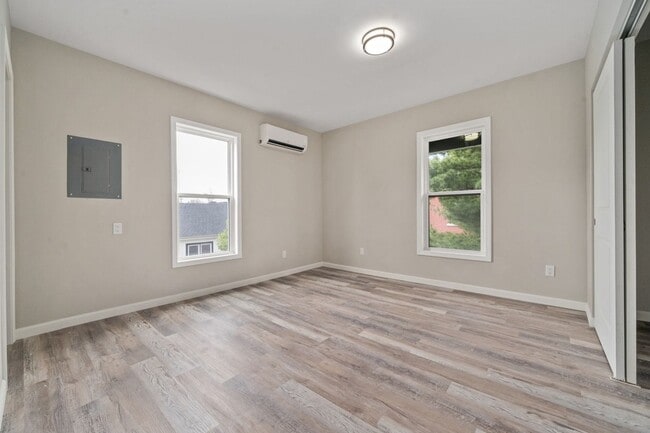 Building Photo - 741 Sullivant Ave