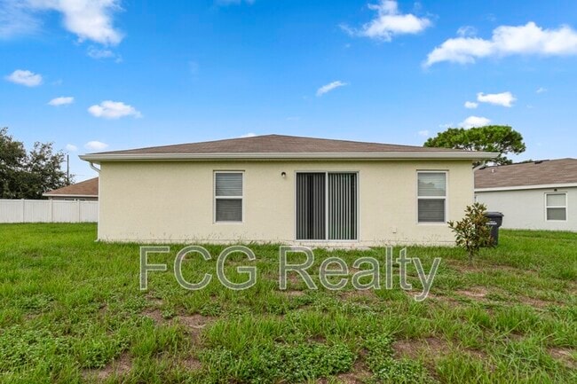 Building Photo - 705 Gila Dr