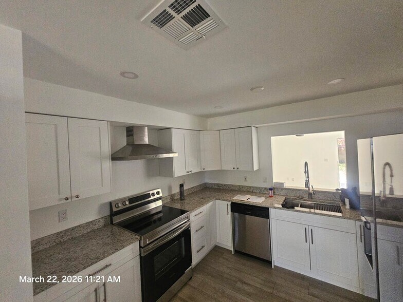 Building Photo - 1406 36th Ave