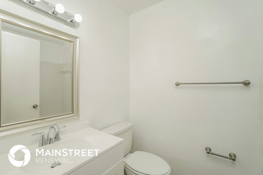 Building Photo - 14206 Village Terrace Dr