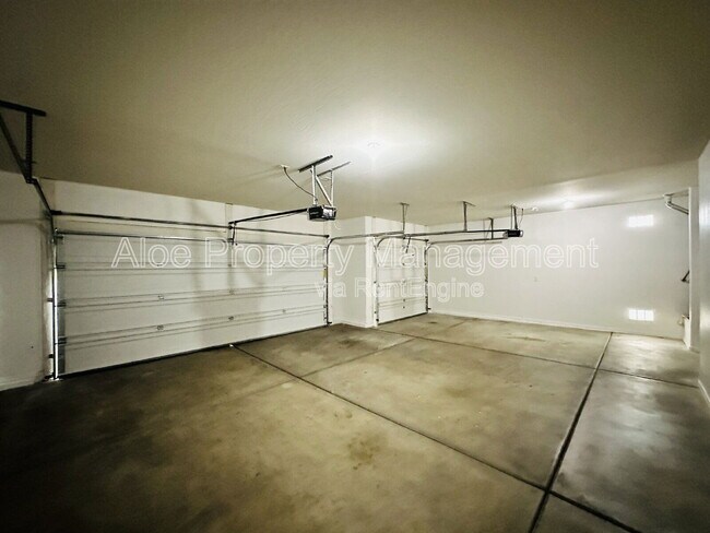 Building Photo - 3066 N Lainey Ln