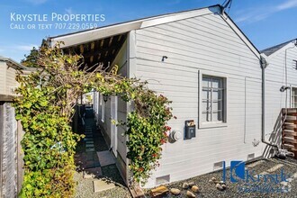 Building Photo - Downtown Benicia Living! Comfortable 1 BD/...