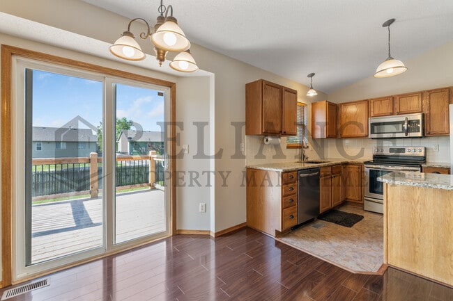 Building Photo - 1318 N Aksarben Ct