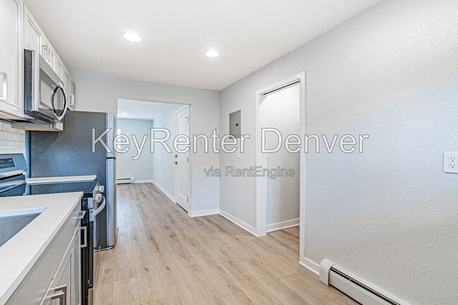 Building Photo - 2356 S Linden Ct