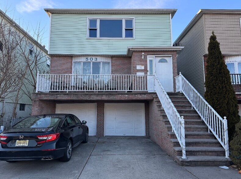 Building Photo - 503 Avenue C