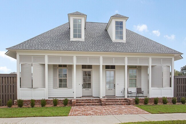 Primary Photo - Luxury Townhome in Preserve at Harveston! ...