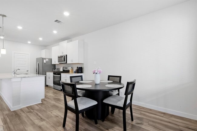 Building Photo - 635 Salt Marsh Trl