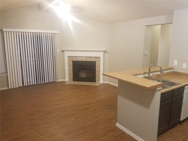 Building Photo - 1214 Orchard Park Cir
