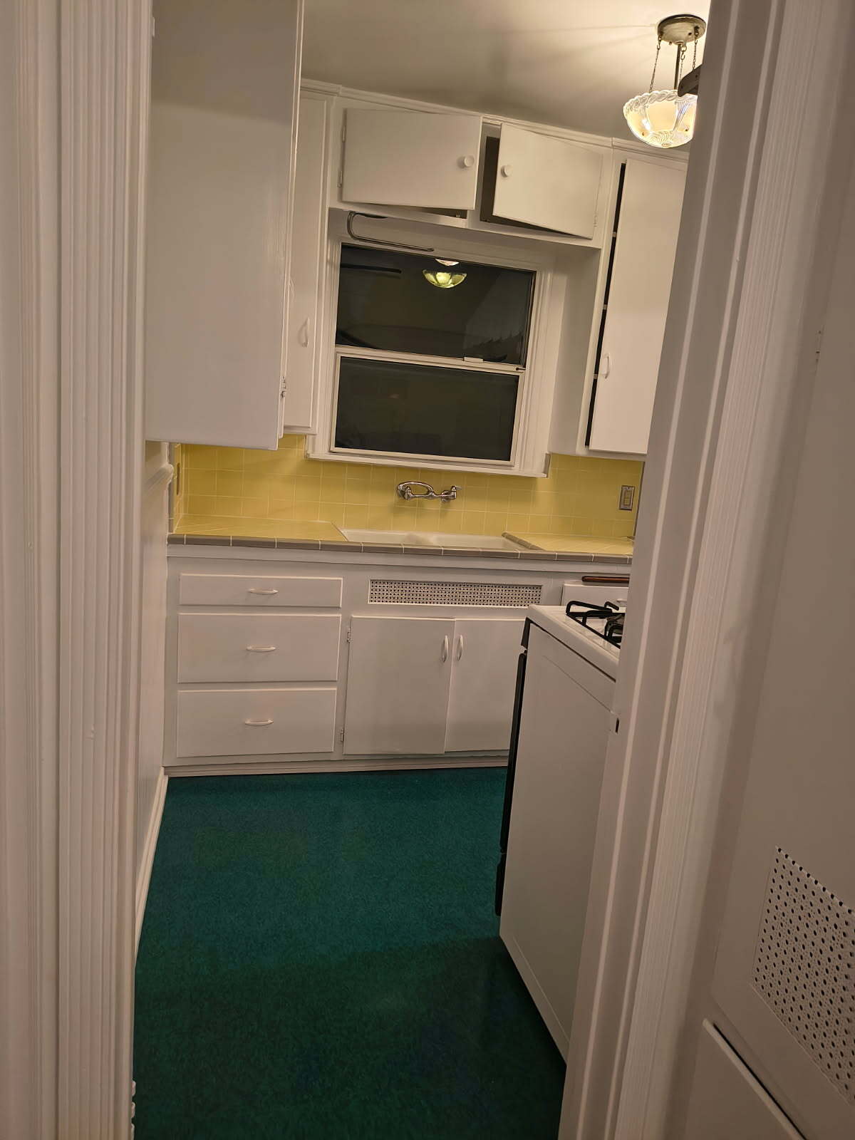 kitchen - 5216 1/2 Agnes Ave