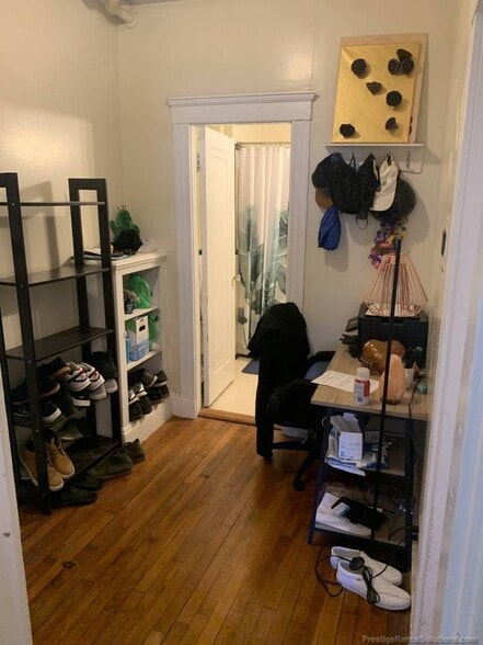 Building Photo - 47 Linden St