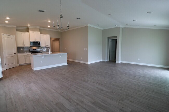 Building Photo - 42 Huesca Ct