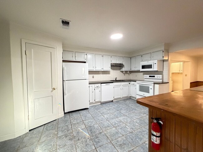 Building Photo - 5 Bed 3 Bath Home in Ruston