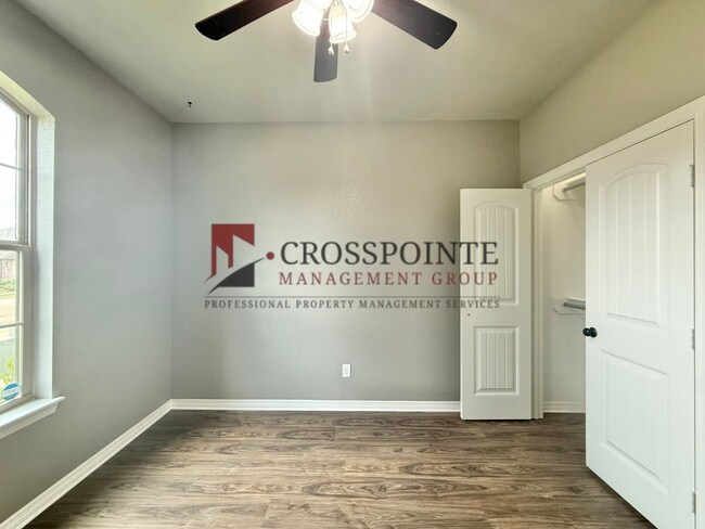 Building Photo - 3 Bedroom 2 Bathroom Home in Lindale!