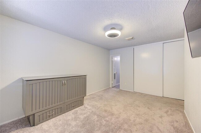 Building Photo - 23419 Summer Pine Dr