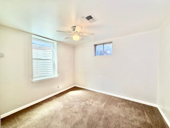 Building Photo - Updated Perlmack Ranch