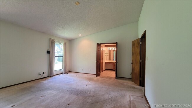 Building Photo - 4027 E 82nd Pl