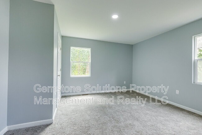 Building Photo - 2930 Primrose Cir