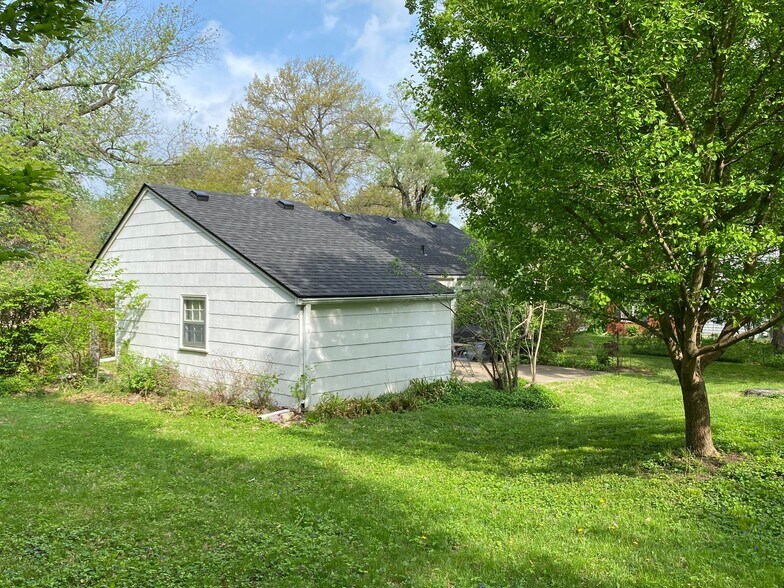 Building Photo - 5801 Goodman St