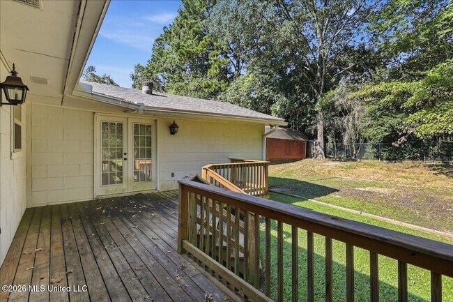 Building Photo - 117 McCree Dr