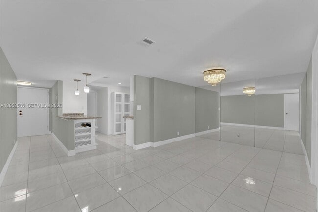 Building Photo - 812 Briny Ave