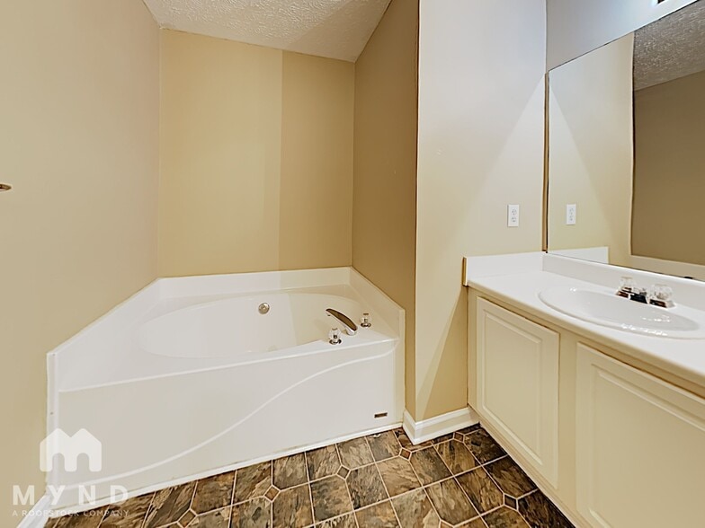 Building Photo - 4615 Legacy Square