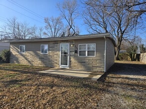 Building Photo - 507 St Robert Dr