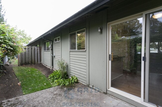 Building Photo - Charming two Bedroom in Mt. Tabor