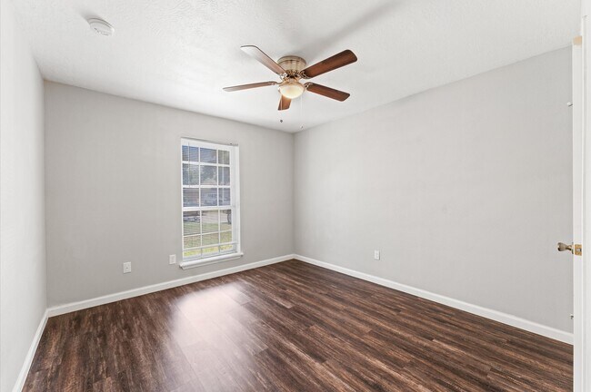 Building Photo - 10815 Montverde Ln